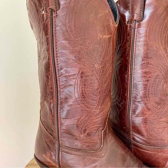 Vintage Leather Embroidered Western Cowboy Boots in Mahogany Brown - 10 - Picture 4 of 7